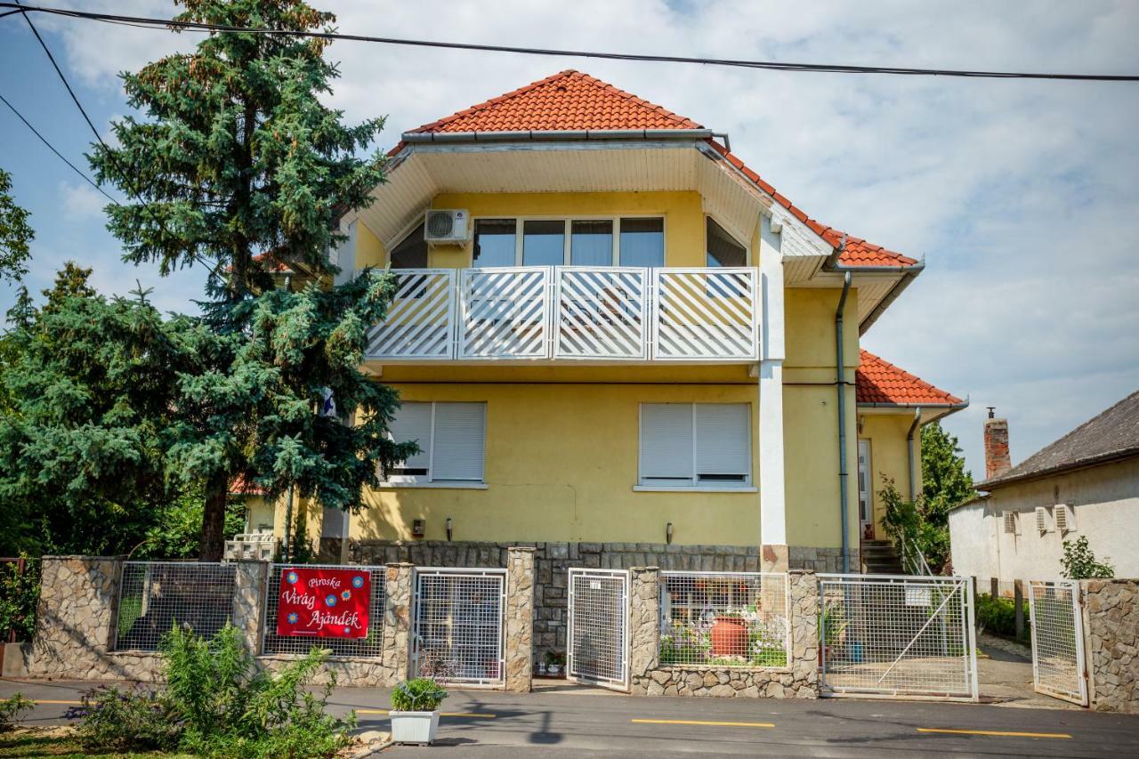 Viragos Vendeghaz Daire Kestel Dış mekan fotoğraf